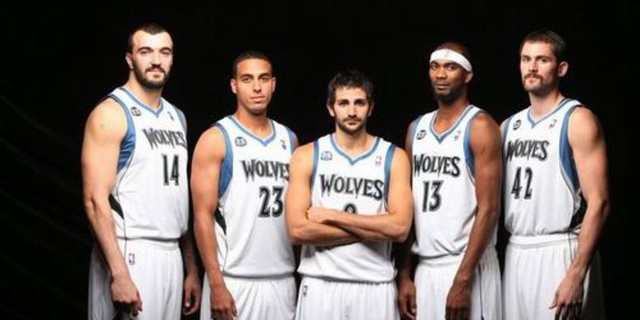 FIFA年度最佳男足教练候选：恩里克、斯洛特、弗里克在列（FIFA年度最佳男足教练候选名单：恩里克、斯洛特、弗里克入围）