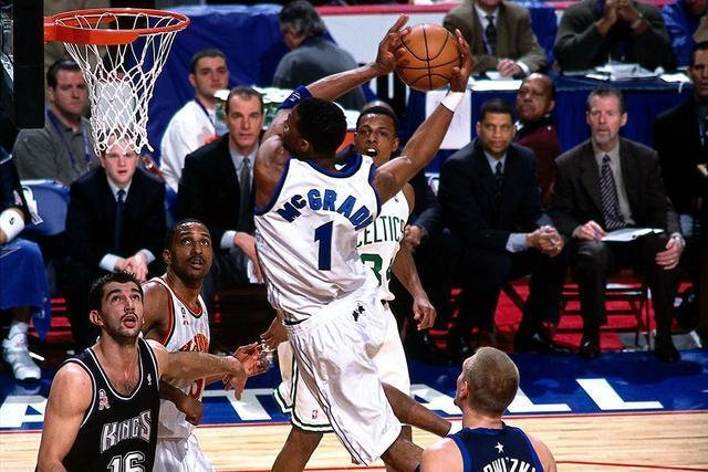 手感爆棚！穆雷半场11中9得到23分4助攻（火力全开！穆雷半场11投9中轰下23分4助攻）