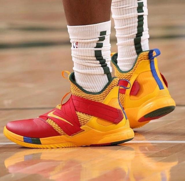 皇马客战毕尔巴鄂竞技！阿隆索遭遇执教生涯最大考验，圣马梅斯恐成白衣军团噩梦（皇马做客圣马梅斯！阿隆索迎执教生涯最严峻大考，毕巴魔鬼主场或成白衣军团梦魇）