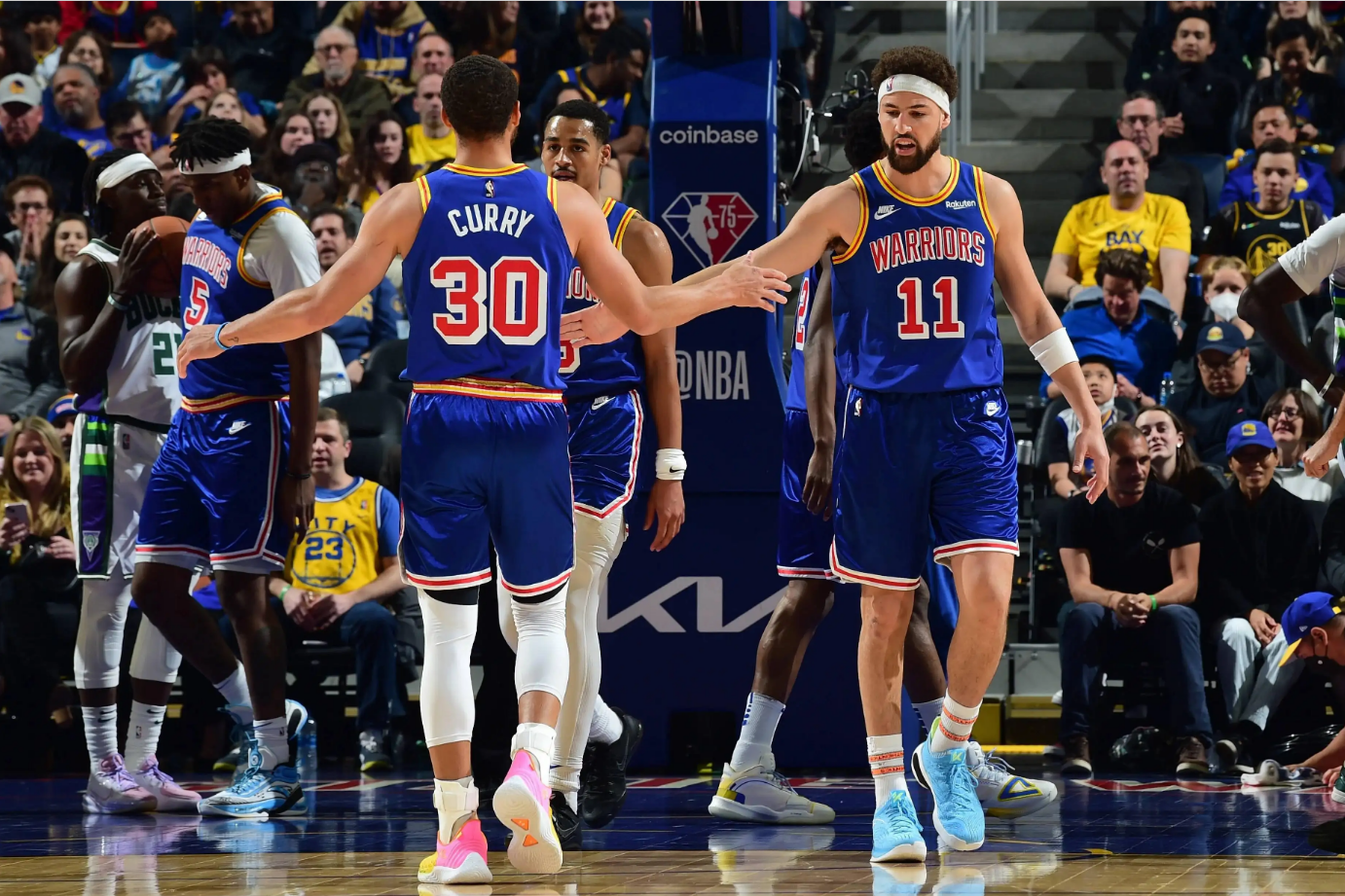 记者：本届世界杯将有半场球员和教练采访，赛前两天开发布会（记者称本届世界杯新增中场采访球员与教练，赛前两日举行发布会）