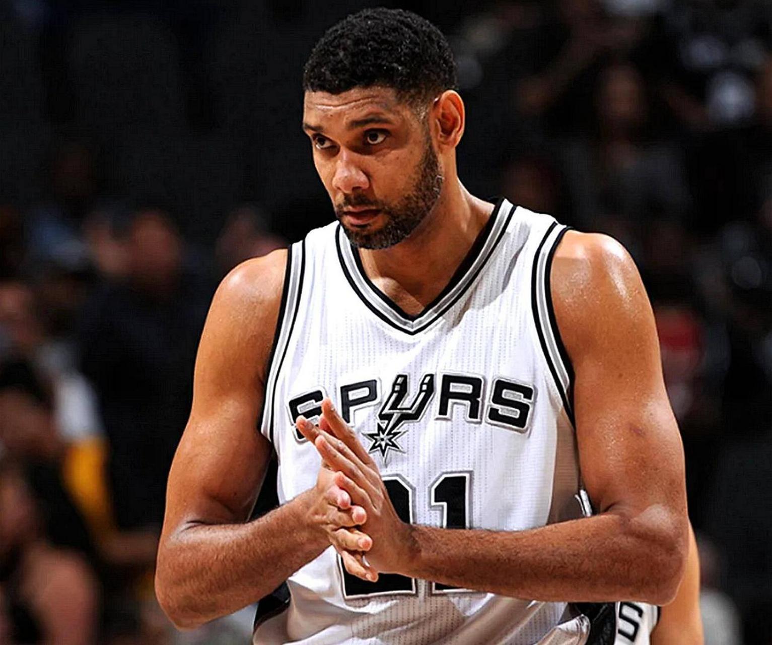 冬日暖阳映照赛场 校友欢聚情满中原（冬阳映赛场 校友齐聚情满中原）