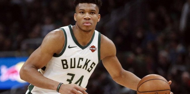 记录报：C罗并不会被追加禁赛，可以正常参加世界杯小组赛（记录报：C罗无需追加停赛，将照常出战世界杯小组赛）