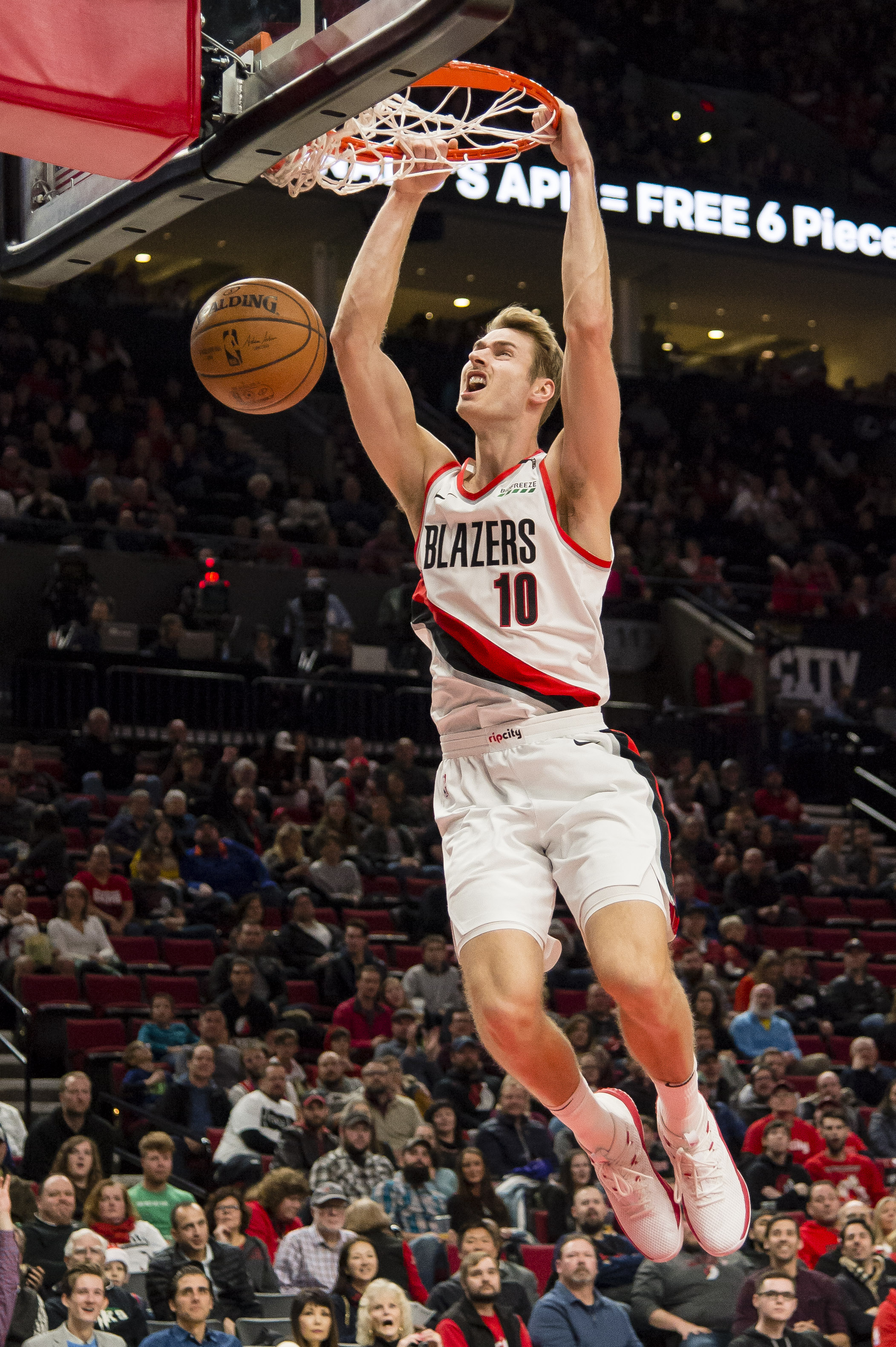 U22国足vs韩国U22：拜合拉木、汪士钦、王博豪首发，李昊出战（U22中国队对阵韩国U22：拜合拉木、汪士钦、王博豪先发，李昊登场）